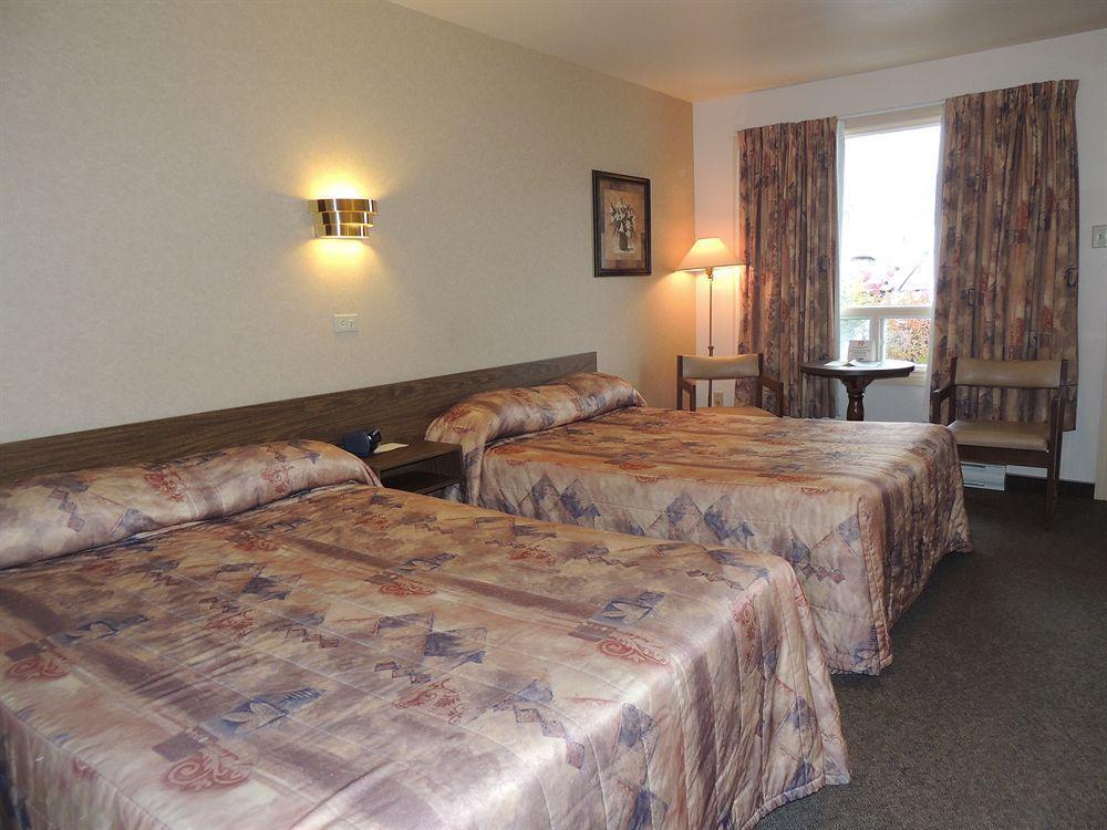 Rodeway Inn Gaspe Exterior photo
