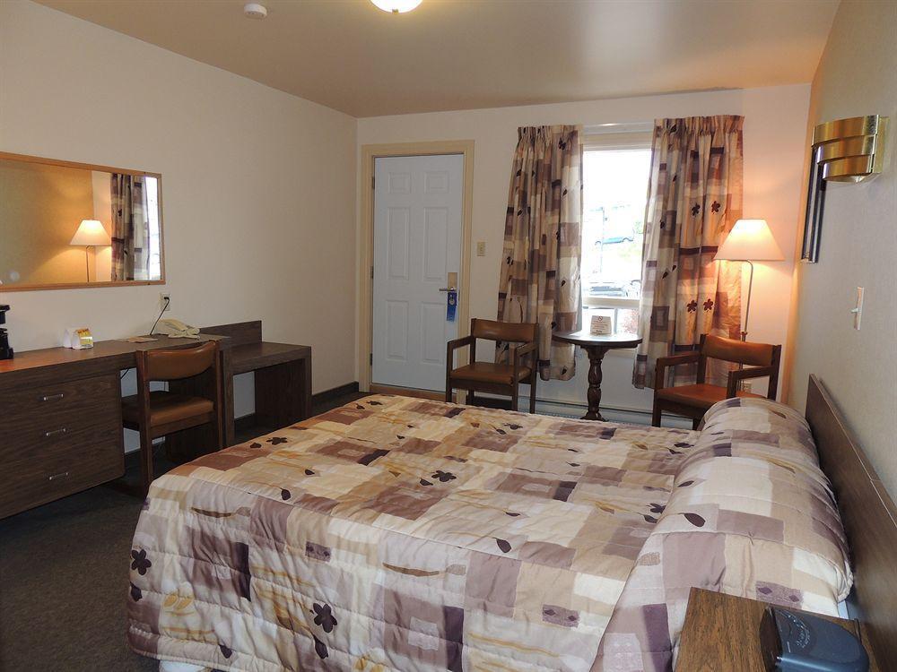 Rodeway Inn Gaspe Exterior photo