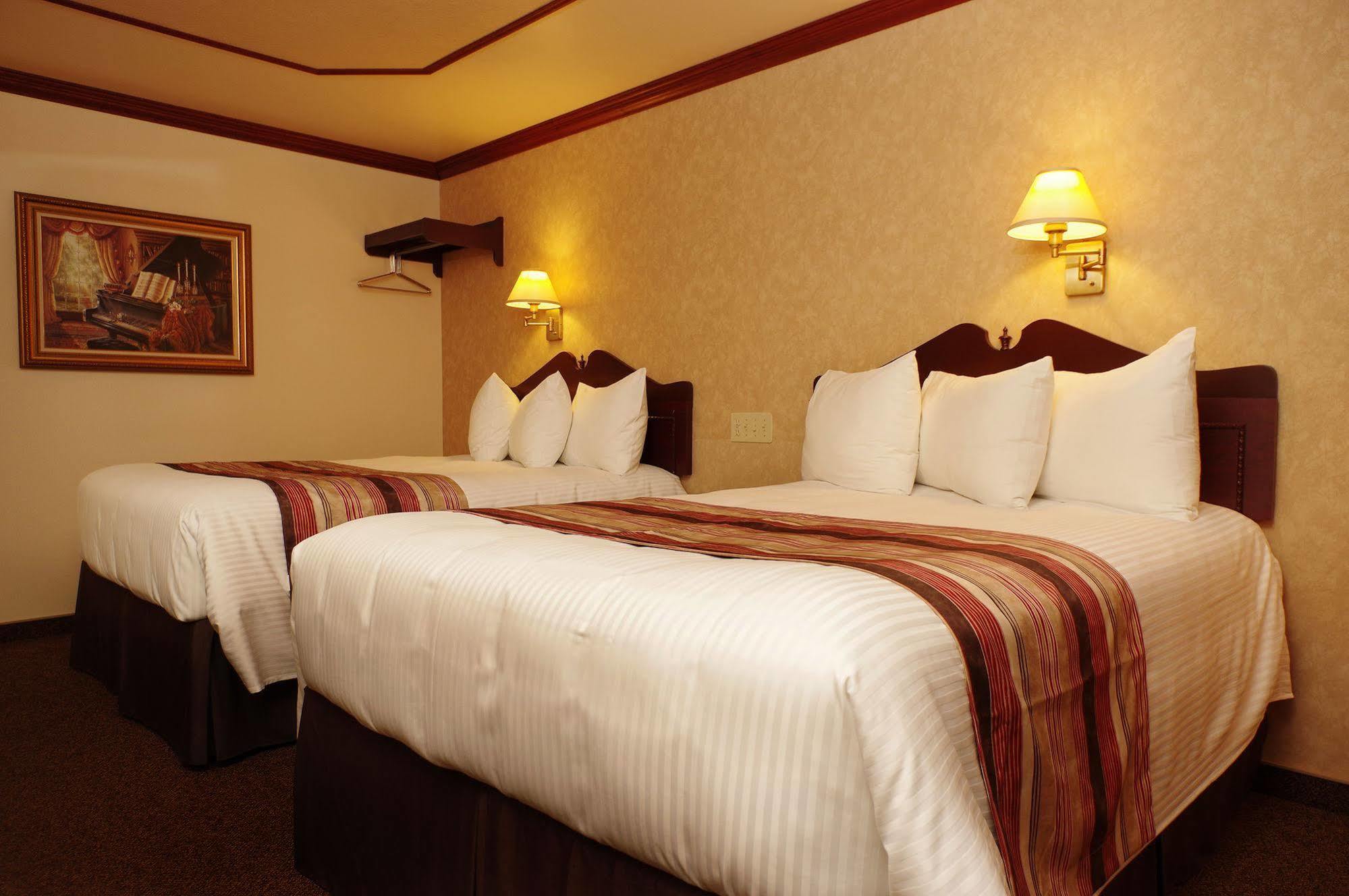Rodeway Inn Gaspe Exterior photo