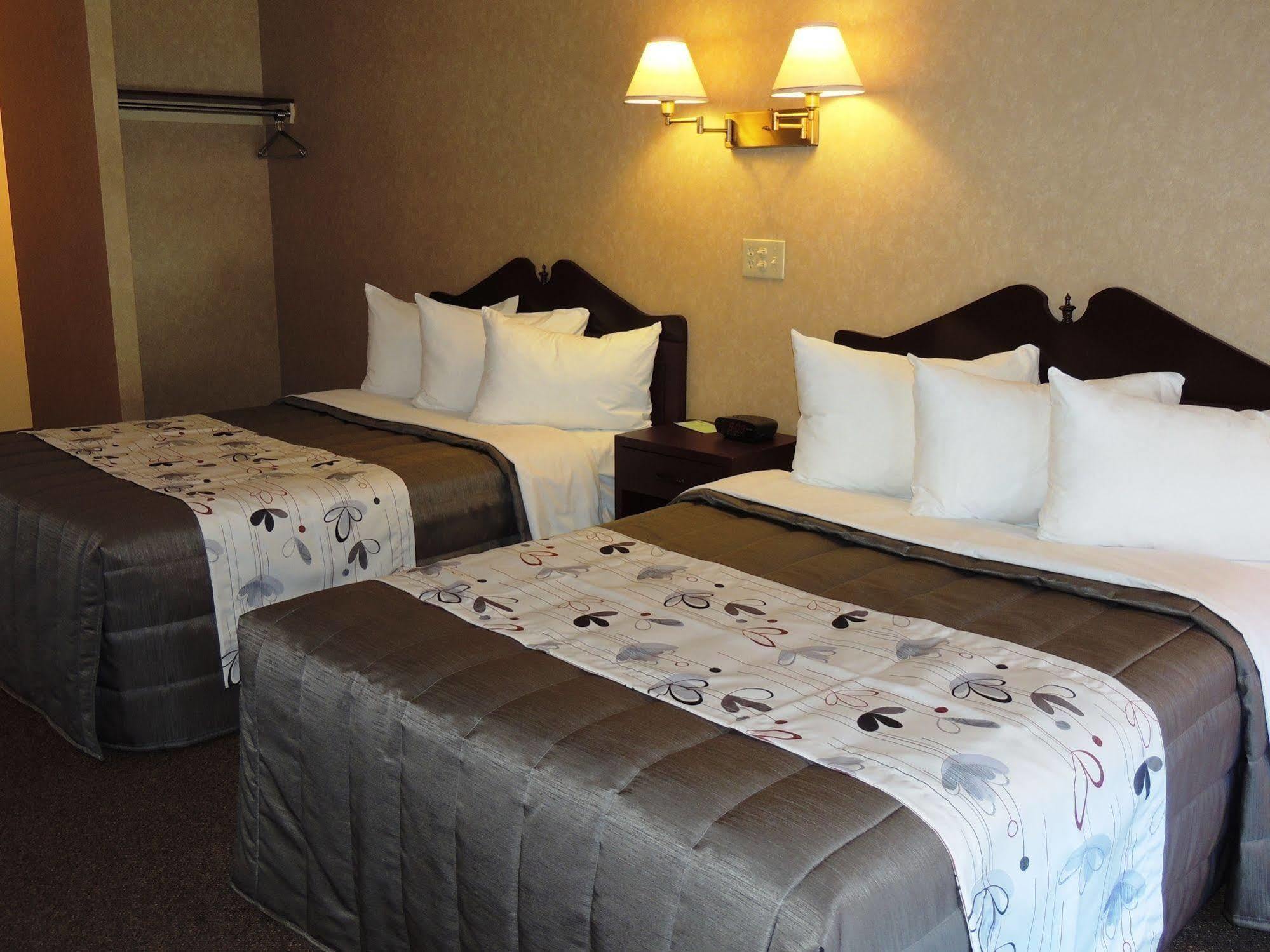 Rodeway Inn Gaspe Exterior photo