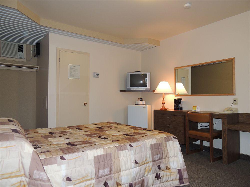 Rodeway Inn Gaspe Exterior photo